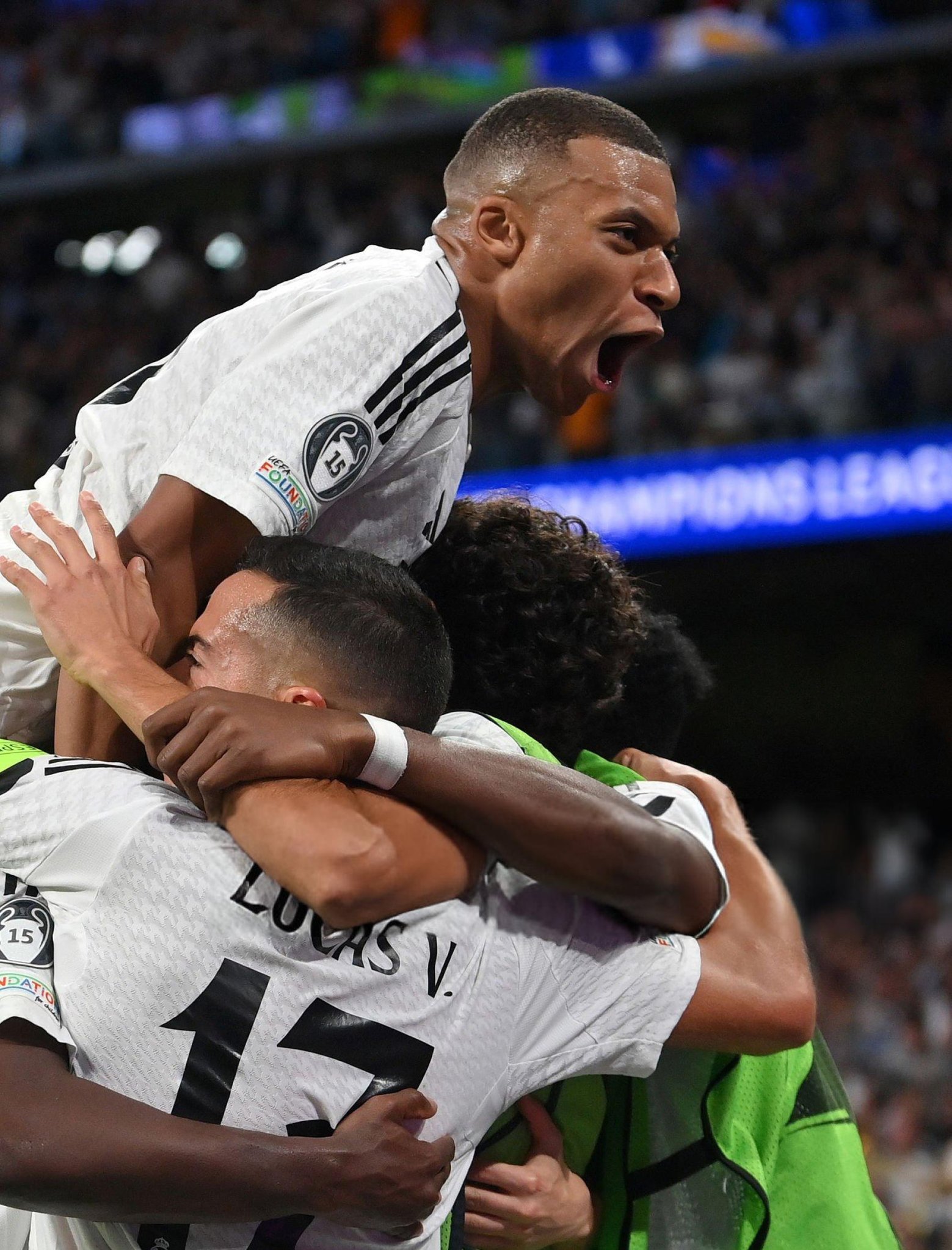 爱游戏官网链接 -多特蒙德发布备战花絮；国际比赛日绝杀压哨；英超任务艰巨；赛季目标并未改变的简单介绍