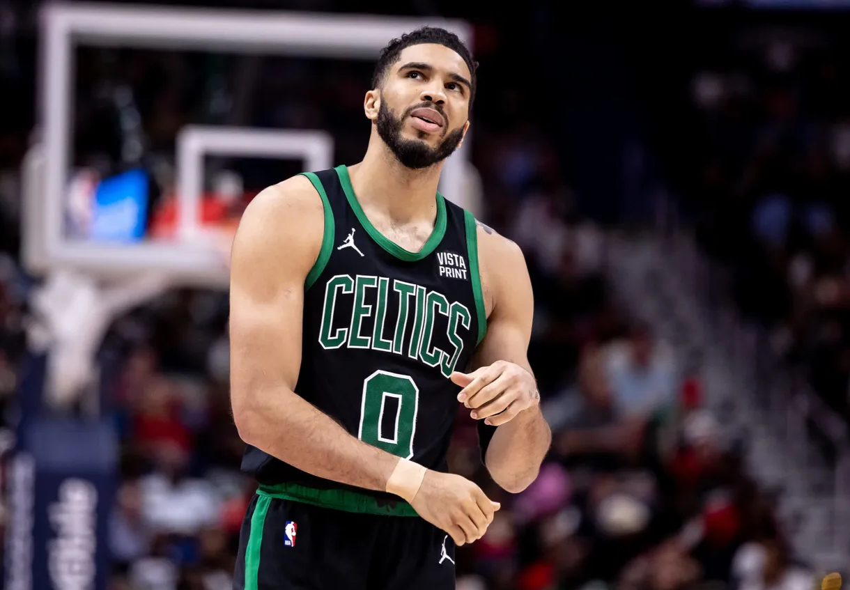 爱游戏官网平台入口 -NBA总决赛今晚再迎强敌，波士顿凯尔特人刷新队史纪录，主帅态度——引发热议，数据趋势出现新变化的简单介绍